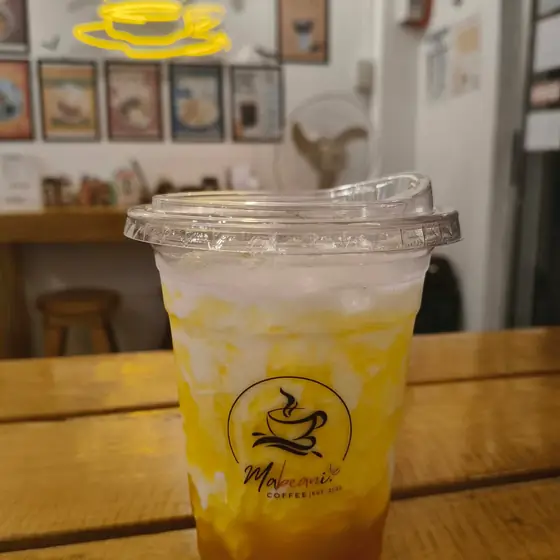 Iced mango latte