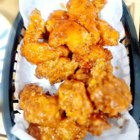 Saucy chicken wings